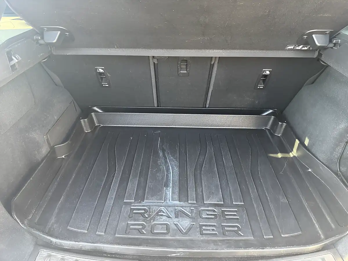 Used 2020 Land Rover Range Rover Evoque R-Dynamic Se Grey - Interior and Exterior details 17