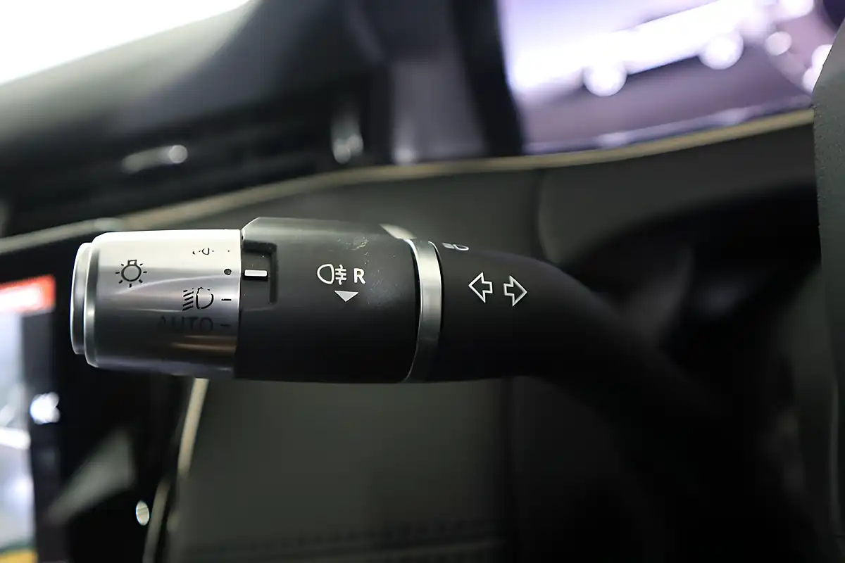 Used 2020 Land Rover Range Rover Evoque R-Dynamic Se Grey - Interior and Exterior details 19