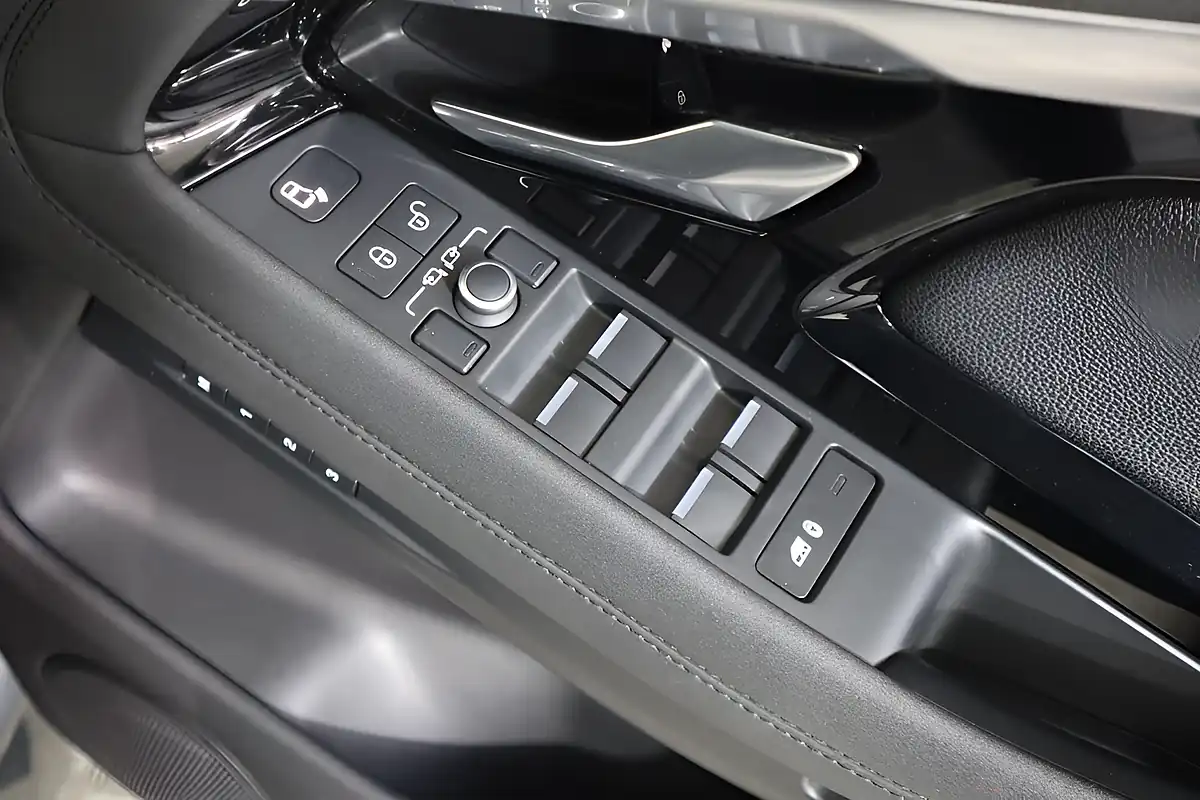 Used 2020 Land Rover Range Rover Evoque R-Dynamic Se Grey - Interior and Exterior details 20
