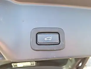 Used 2020 Land Rover Range Rover Evoque R-Dynamic Se Red - Interior and Exterior details 14