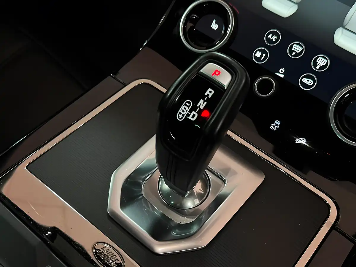 Used 2020 Land Rover Range Rover Evoque R-Dynamic Se White - Interior and Exterior details 17