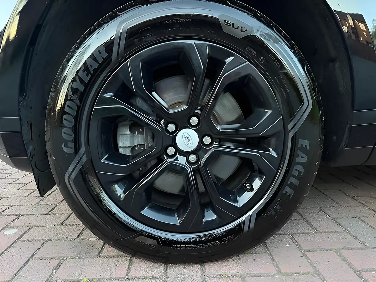 Used 2020 Land Rover Range Rover Evoque S Black - Interior and Exterior details 12