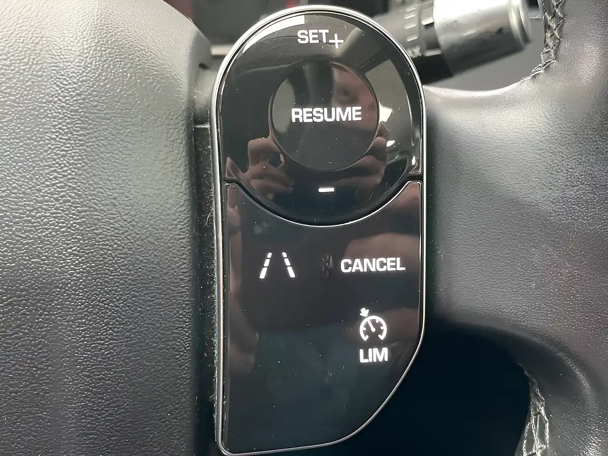 Used 2020 Land Rover Range Rover Evoque S Eiger Grey - Interior and Exterior details 17