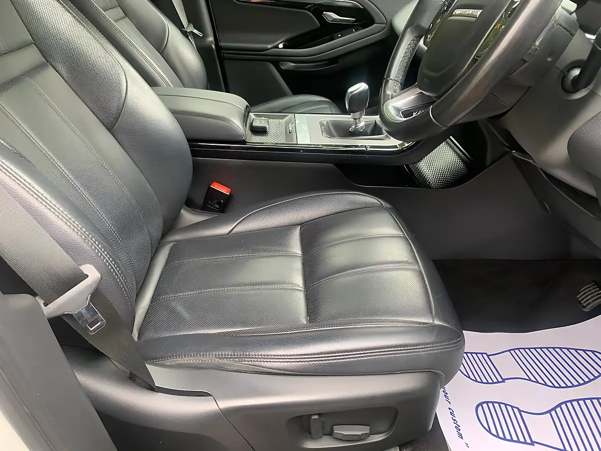 Used 2020 Land Rover Range Rover Evoque S White - Interior and Exterior details 14