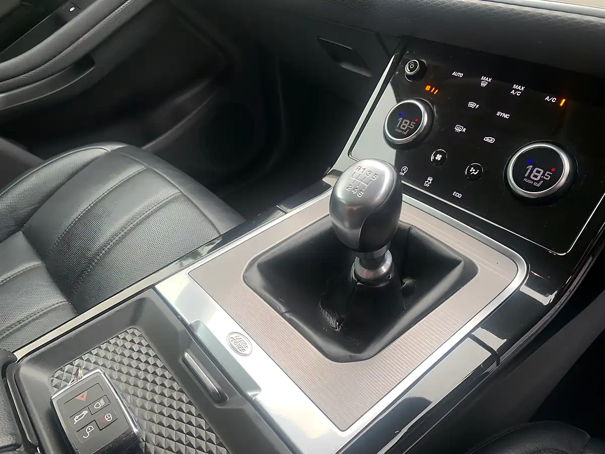 Used 2020 Land Rover Range Rover Evoque S White - Interior and Exterior details 17