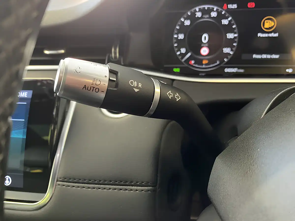 Used 2020 Land Rover Range Rover Evoque Se Silver - Interior and Exterior details 16