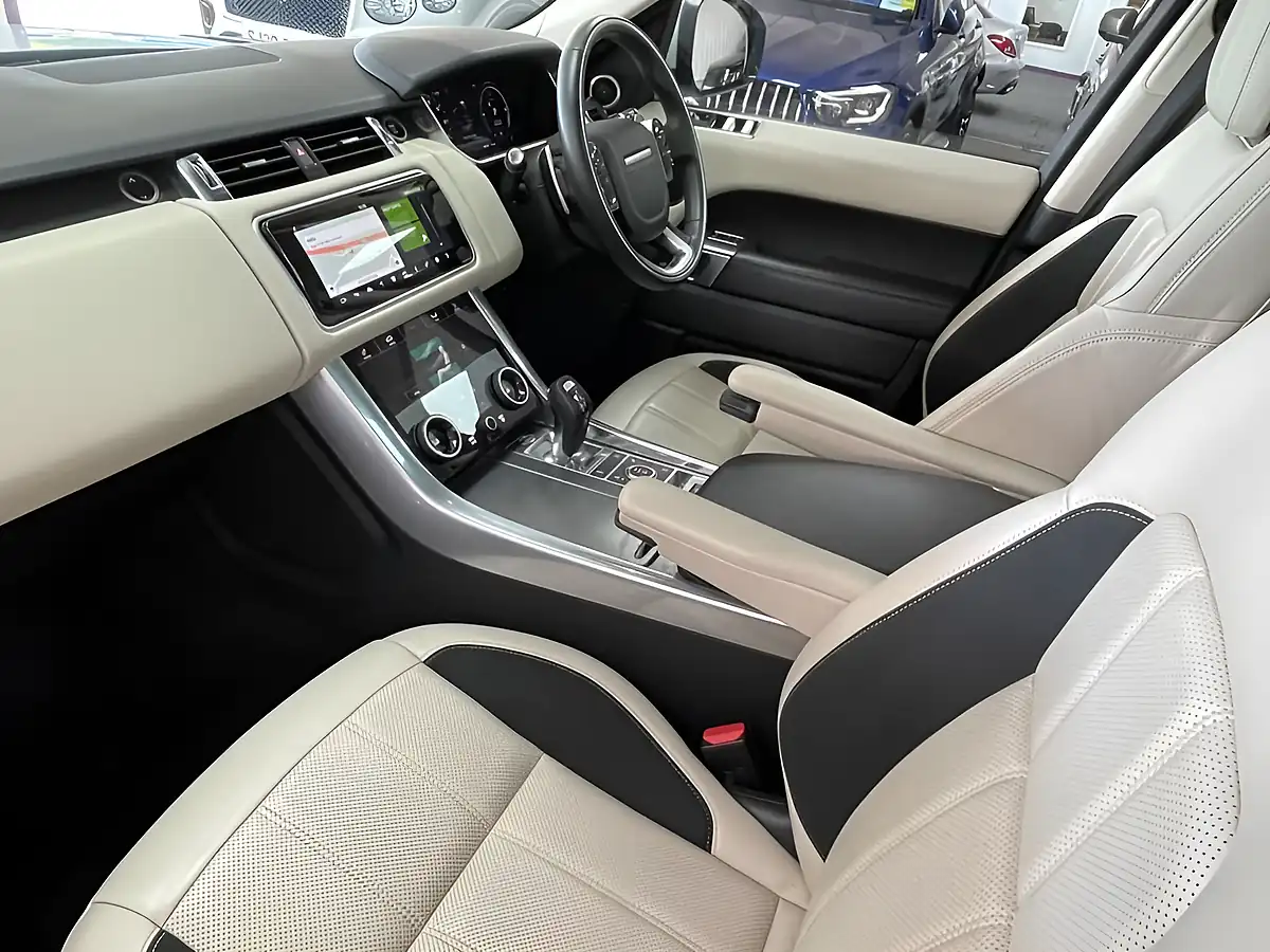 Used 2020 Land Rover Range Rover Hse Dynamic White - Interior and Exterior details 15