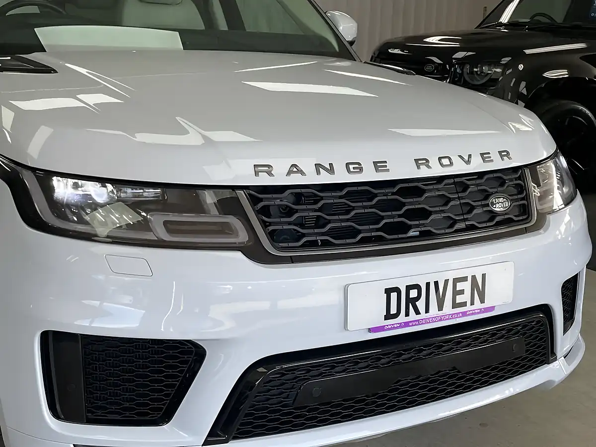 Used 2020 Land Rover Range Rover Hse Dynamic White - Interior and Exterior details 3