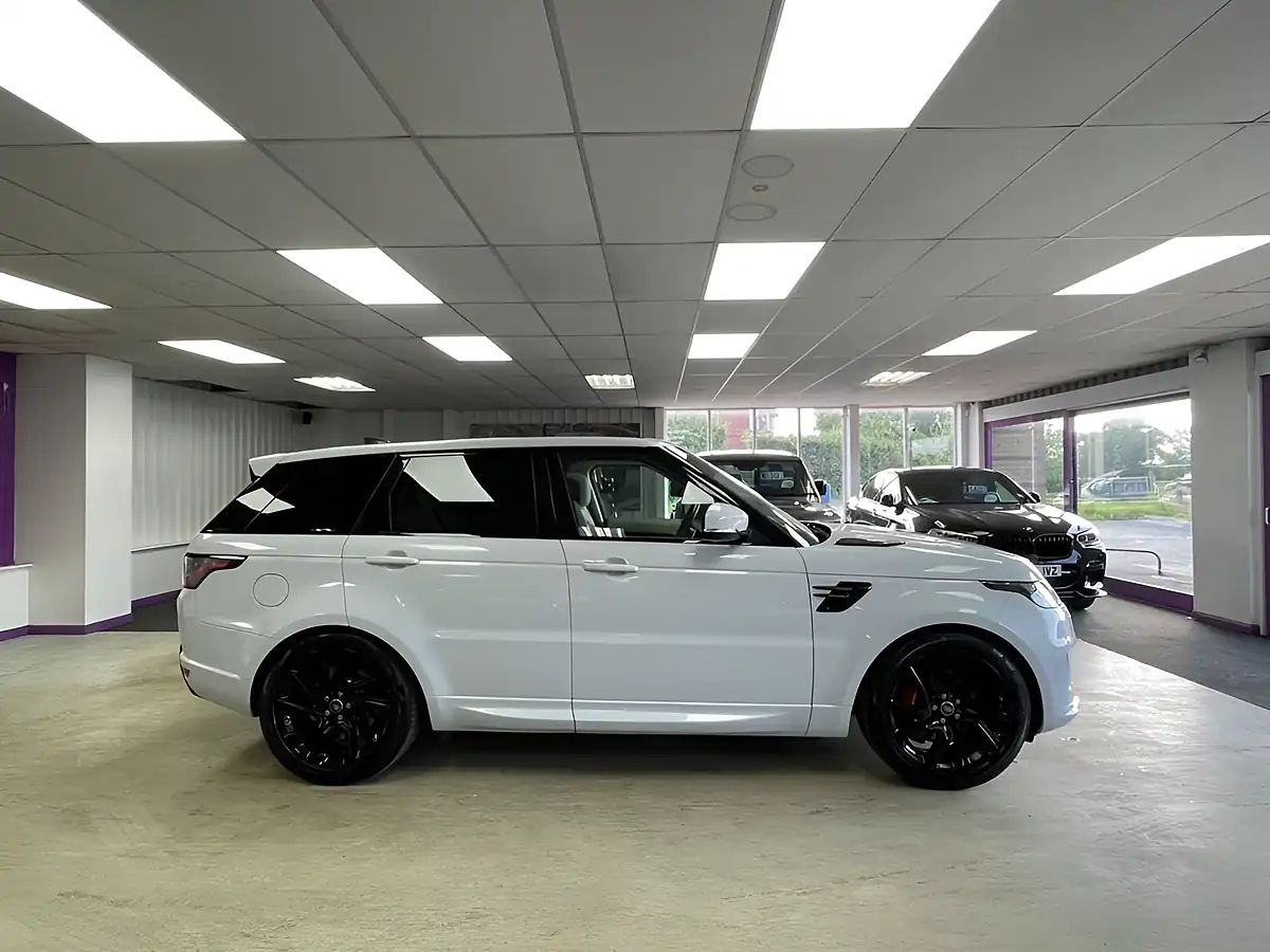Used 2020 Land Rover Range Rover Hse Dynamic White - Interior and Exterior details 2