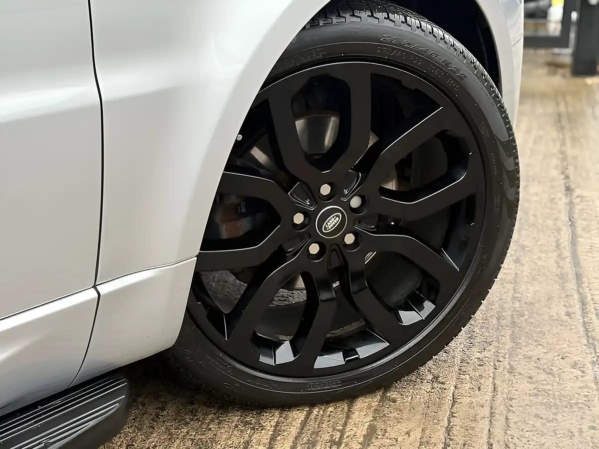 Used 2020 Land Rover Range Rover Sport Autobiography Dynamic Silver - Interior and Exterior details 8