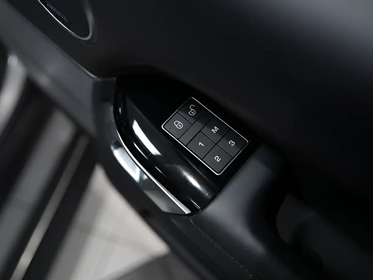 Used 2020 Land Rover Range Rover Sport Autobiography Dynamic Silver - Interior and Exterior details 10