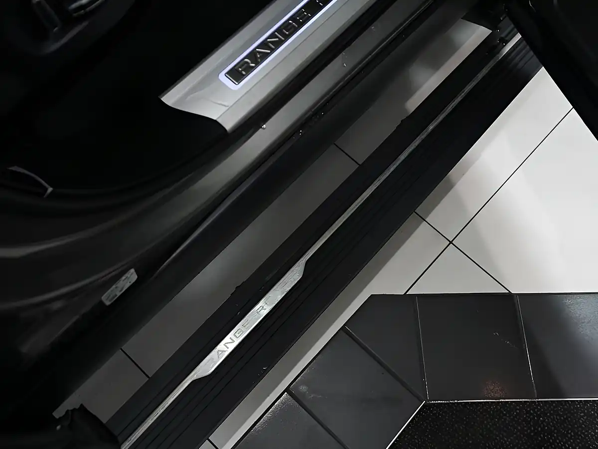 Used 2020 Land Rover Range Rover Sport Autobiography Dynamic Silver - Interior and Exterior details 5