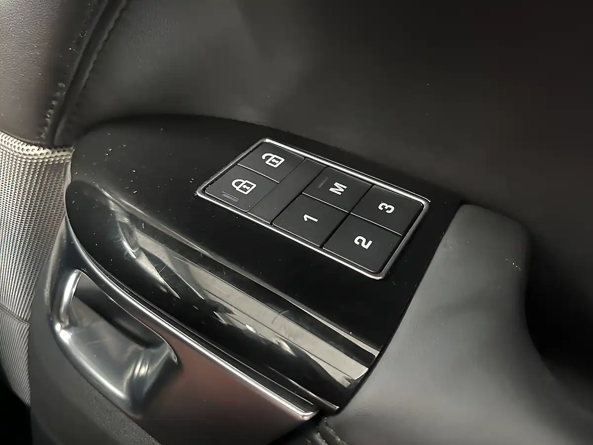 Used 2020 Land Rover Range Rover Sport Hse Dynamic Black Grey - Interior and Exterior details 16