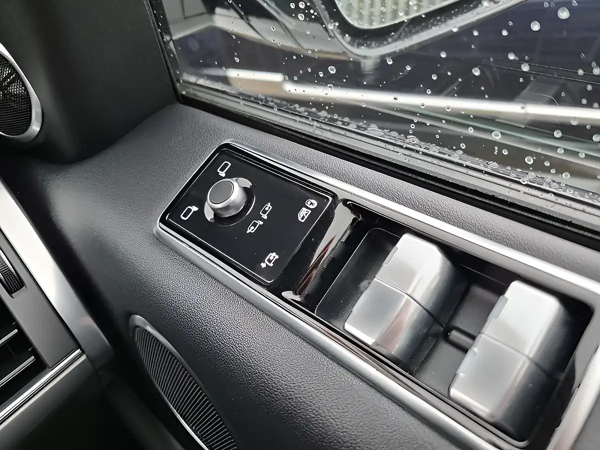 Used 2020 Land Rover Range Rover Sport Hse Dynamic White - Interior and Exterior details 17