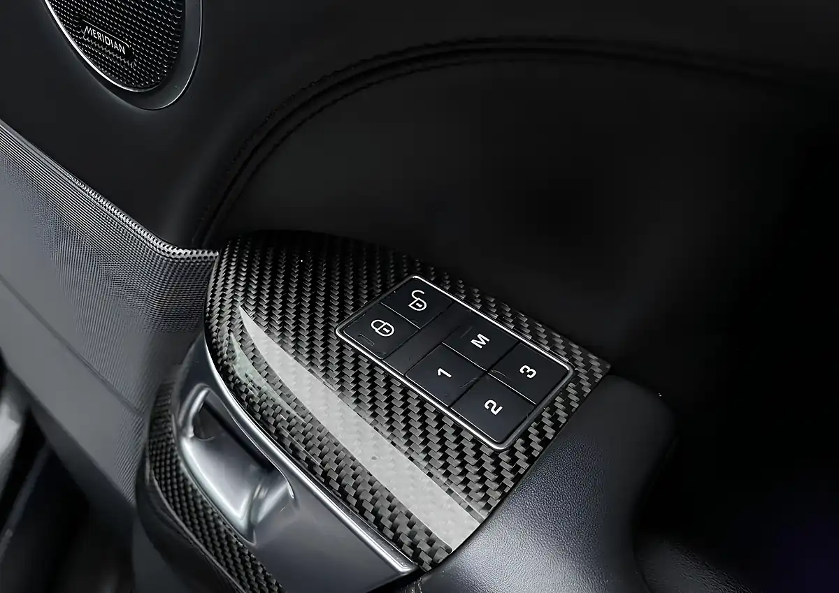 Used 2020 Land Rover Range Rover Sport Svr Black - Interior and Exterior details 7