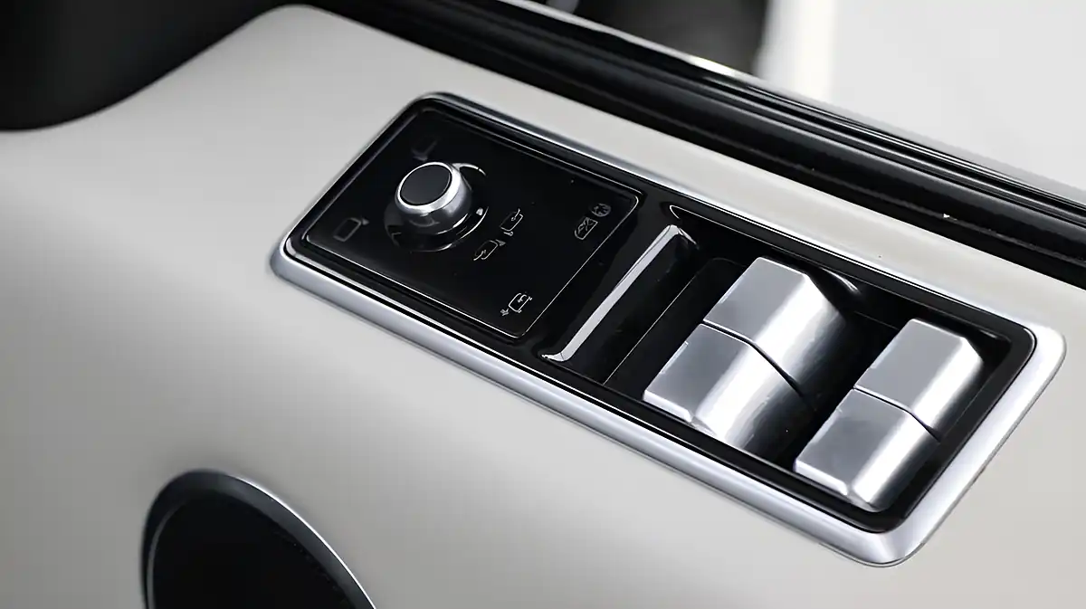 Used 2020 Land Rover Range Rover Sport Svr Black - Interior and Exterior details 15