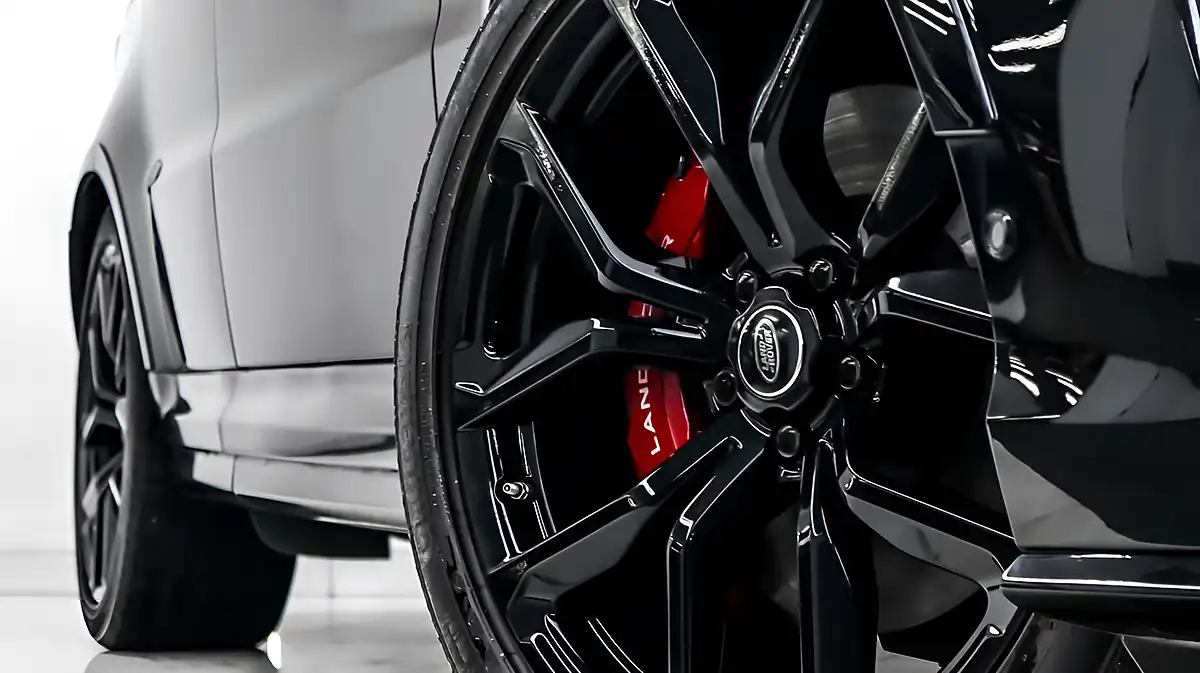 Used 2020 Land Rover Range Rover Sport Svr Black - Interior and Exterior details 7