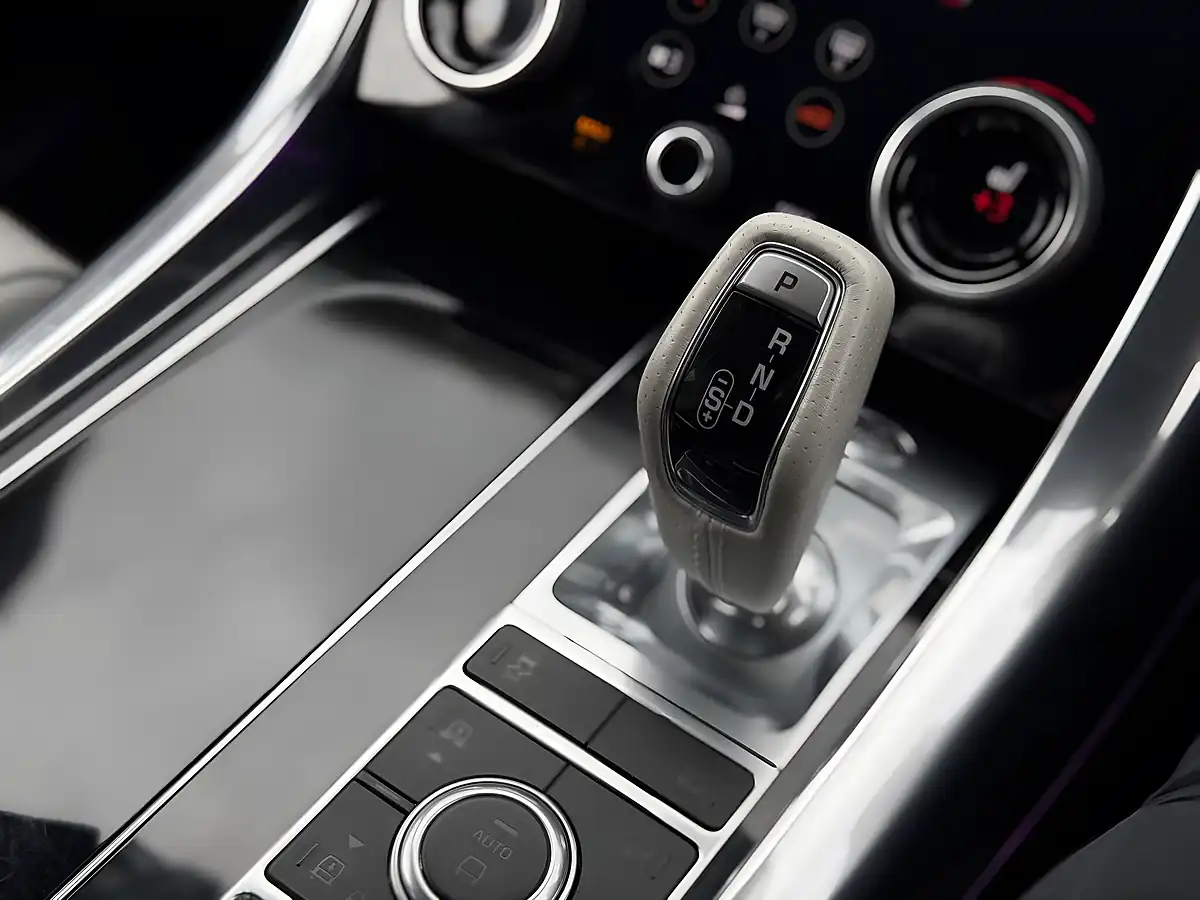 Used 2020 Land Rover Range Rover Sport Svr Black - Interior and Exterior details 11