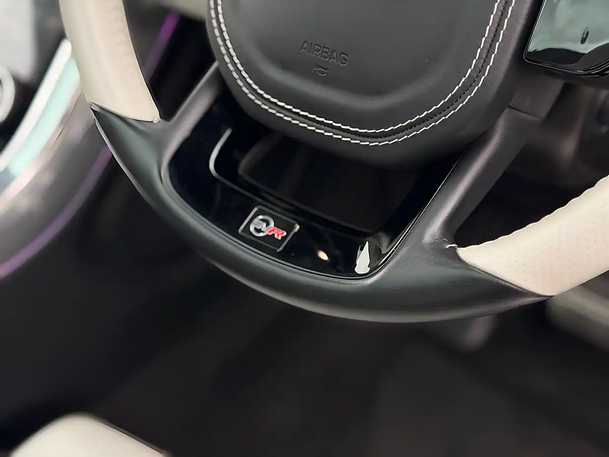 Used 2020 Land Rover Range Rover Sport Svr Black - Interior and Exterior details 13