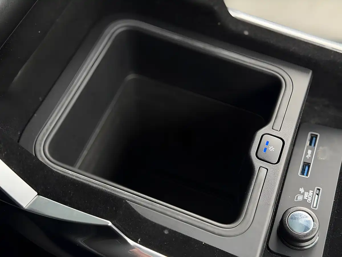 Used 2020 Land Rover Range Rover Sport Svr Black - Interior and Exterior details 20