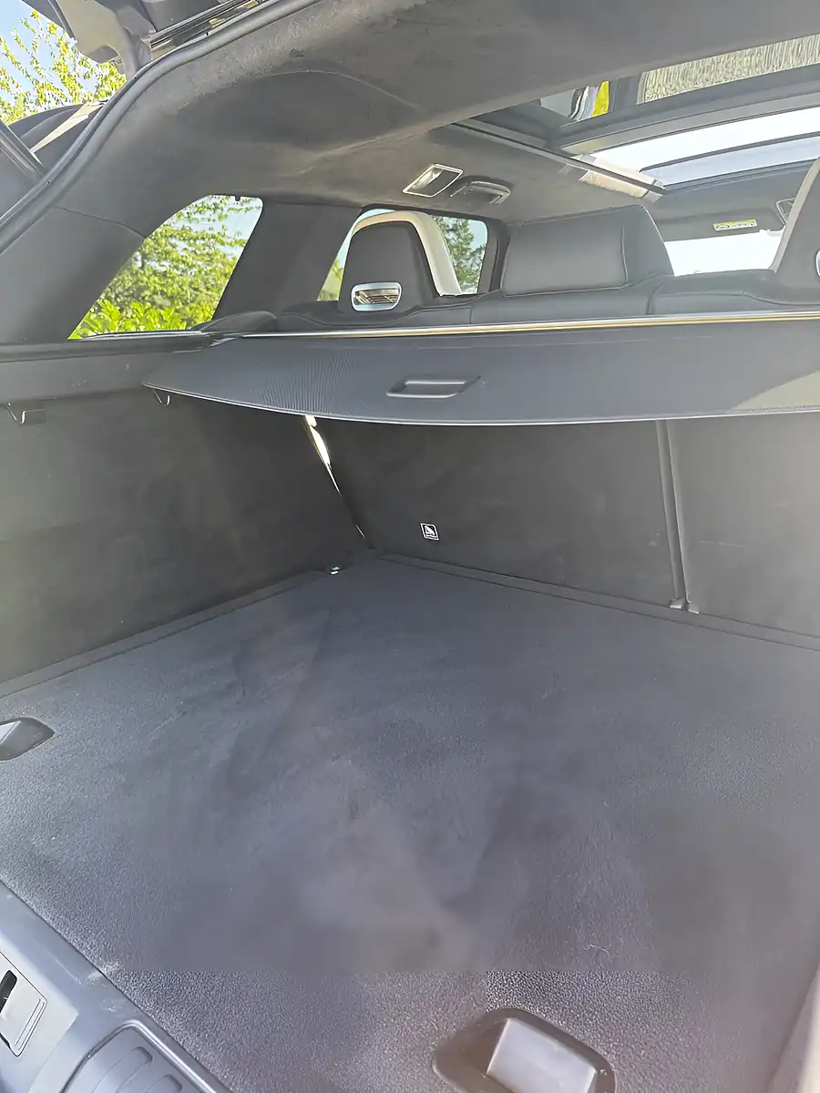 Used 2020 Land Rover Range Rover Sport Svr Blue - Interior and Exterior details 16