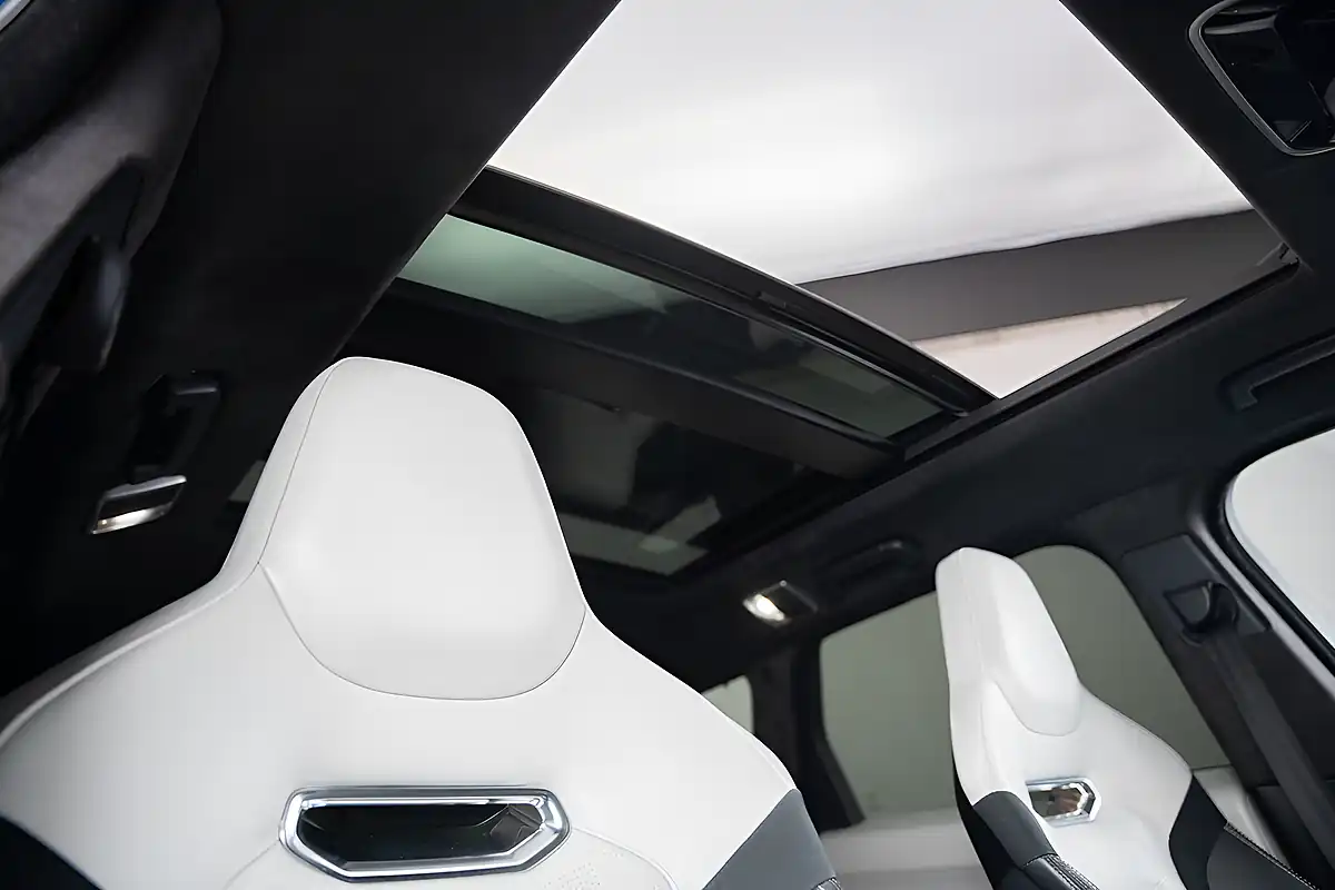 Used 2020 Land Rover Range Rover Sport Svr Blue - Interior and Exterior details 8