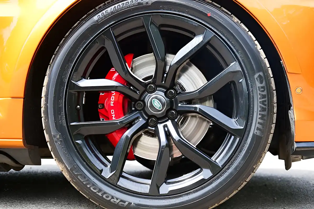 Used 2020 Land Rover Range Rover Sport Svr Orange - Interior and Exterior details 17