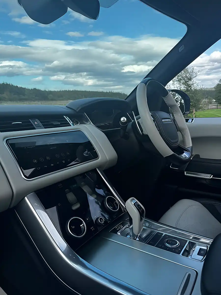 Used 2020 Land Rover Range Rover Sport Svr White - Interior and Exterior details 12