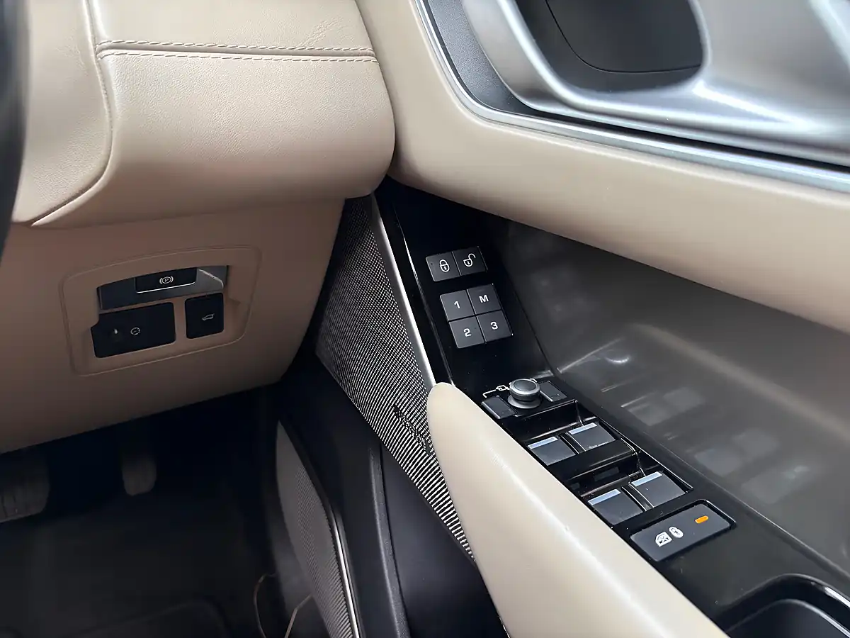 Used 2020 Land Rover Range Rover Velar Hse Silver - Interior and Exterior details 18