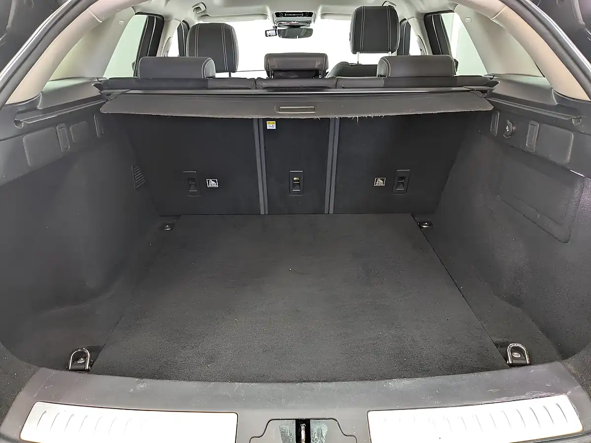 Used 2020 Land Rover Range Rover Velar Narvik Black - Interior and Exterior details 10