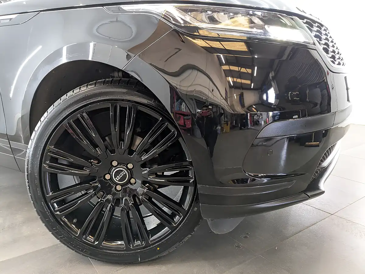 Used 2020 Land Rover Range Rover Velar Narvik Black - Interior and Exterior details 2