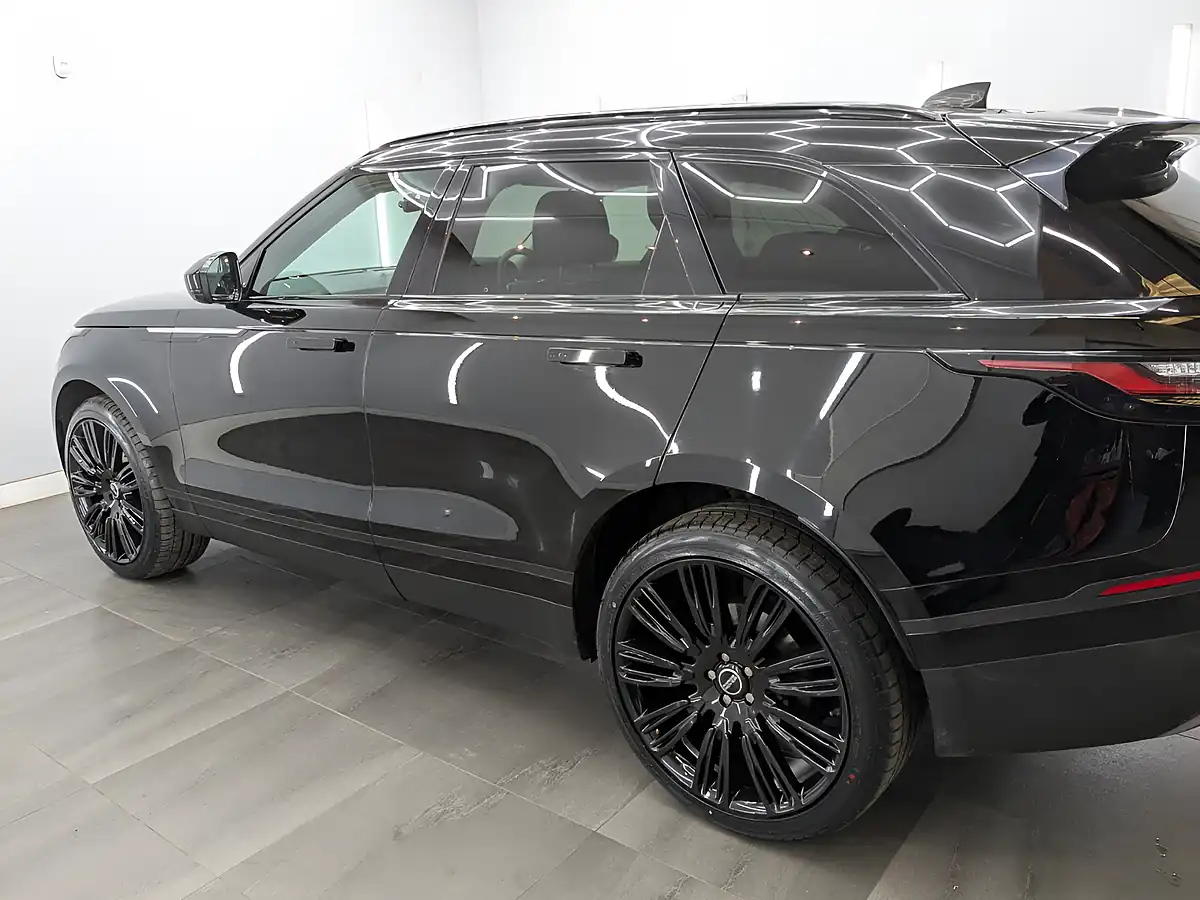 Used 2020 Land Rover Range Rover Velar Narvik Black - Interior and Exterior details 6