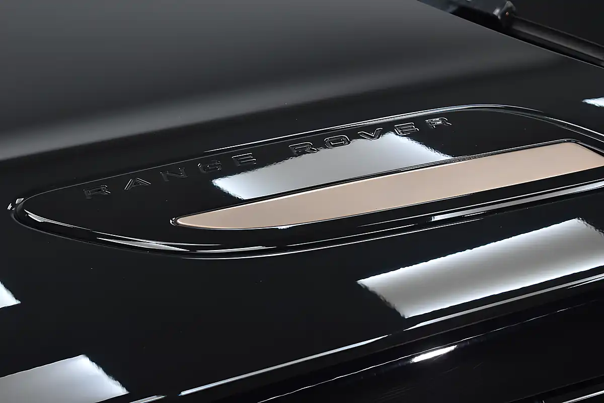 Used 2020 Land Rover Range Rover Velar R-Dynamic Hse Black - Interior and Exterior details 10