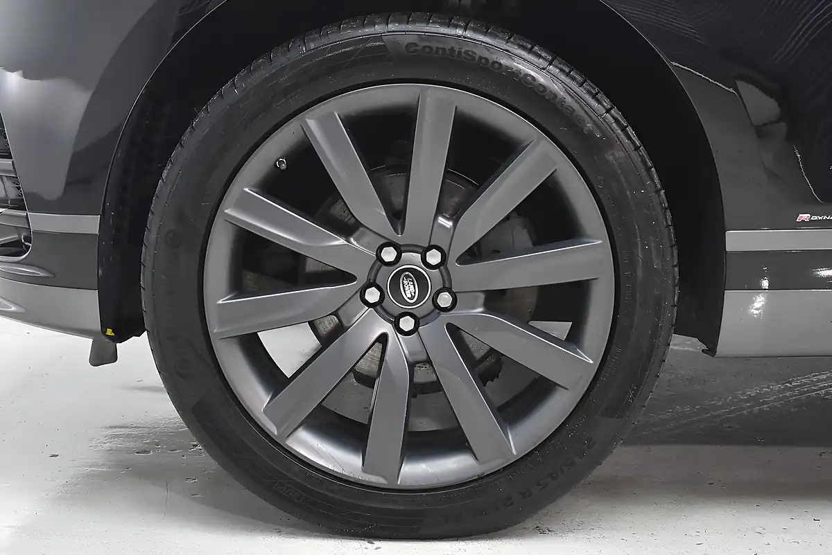 Used 2020 Land Rover Range Rover Velar R-Dynamic Hse Black - Interior and Exterior details 11