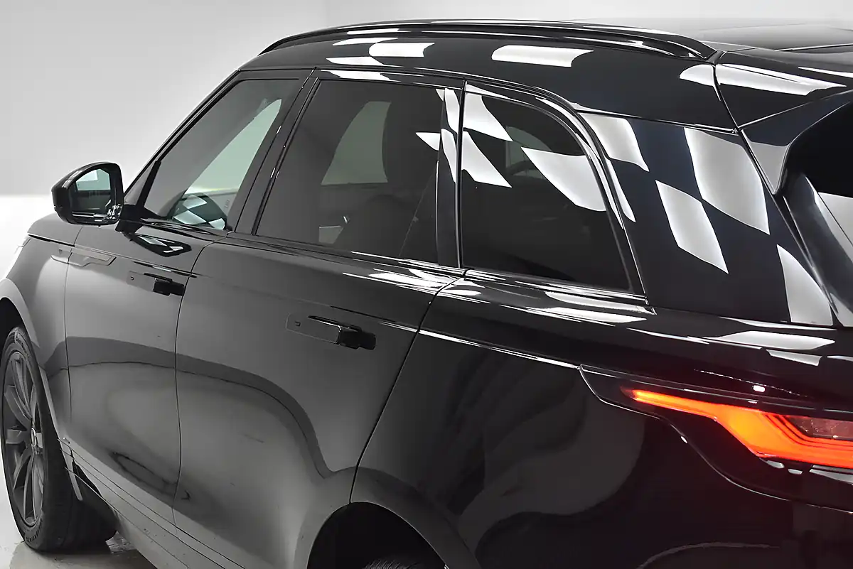 Used 2020 Land Rover Range Rover Velar R-Dynamic Hse Black - Interior and Exterior details 12