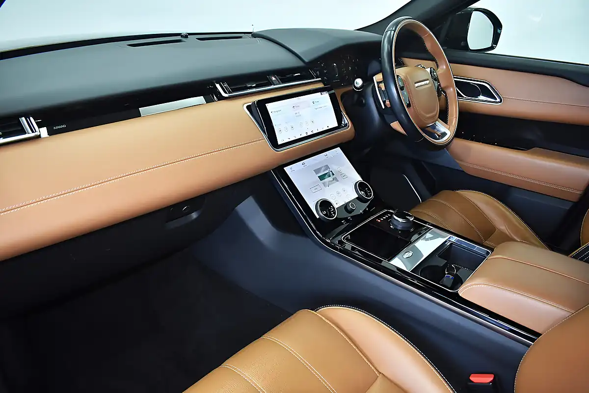 Used 2020 Land Rover Range Rover Velar R-Dynamic Hse Black - Interior and Exterior details 15