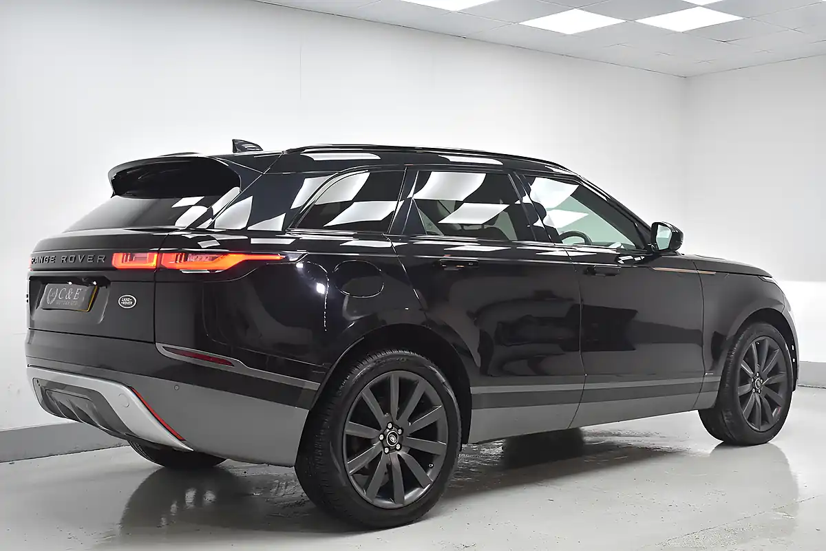 Used 2020 Land Rover Range Rover Velar R-Dynamic Hse Black - Interior and Exterior details 4