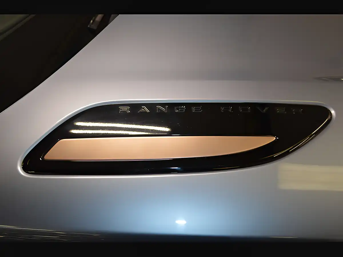 Used 2020 Land Rover Range Rover Velar R-Dynamic Hse Byron Blue - Interior and Exterior details 16