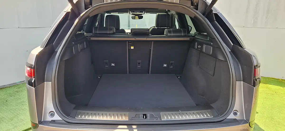 Used 2020 Land Rover Range Rover Velar R-Dynamic Hse Grey - Interior and Exterior details 12