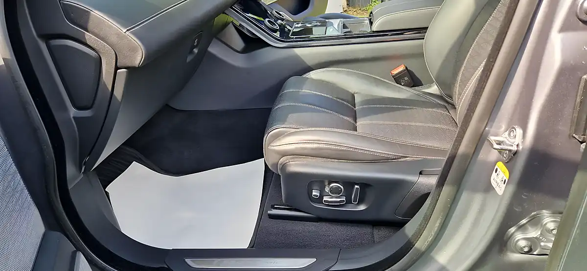 Used 2020 Land Rover Range Rover Velar R-Dynamic Hse Grey - Interior and Exterior details 18