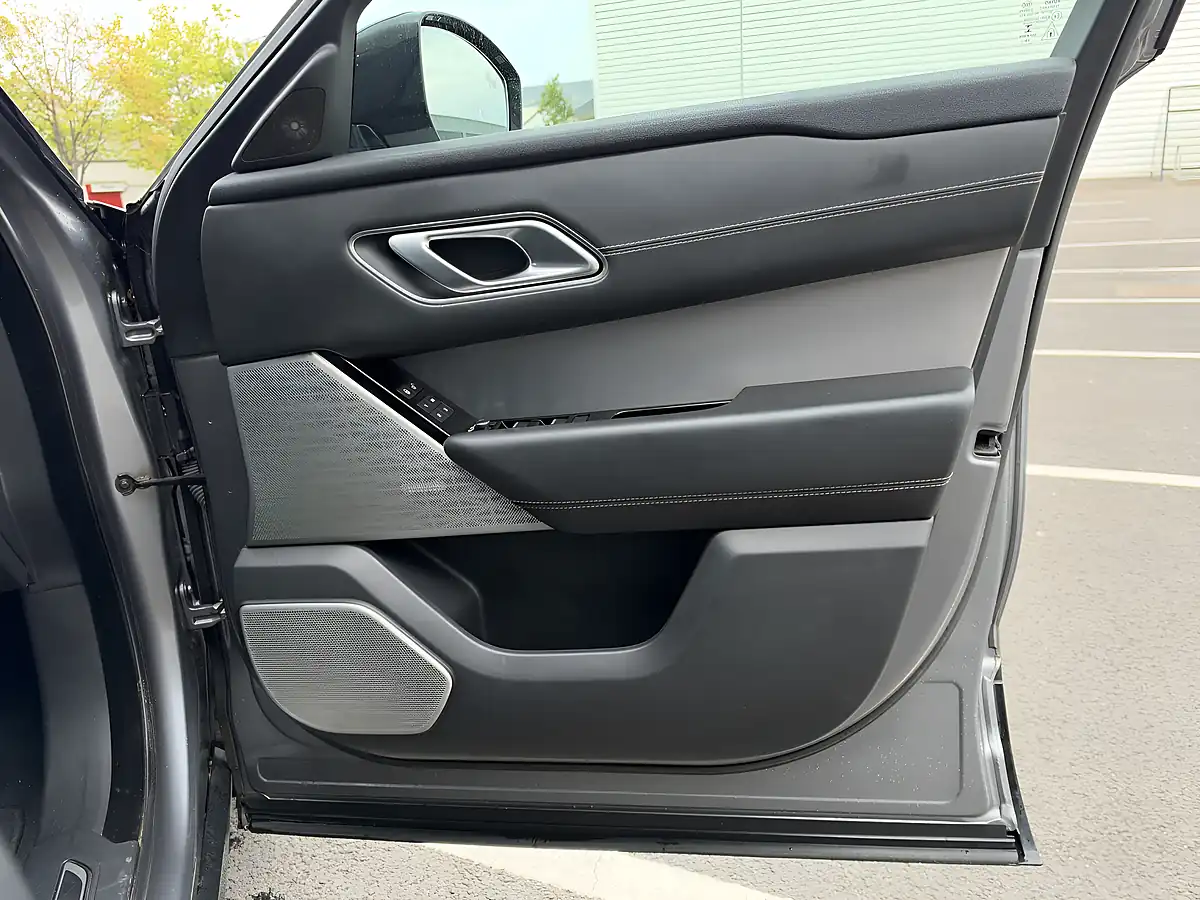 Used 2020 Land Rover Range Rover Velar R-Dynamic Hse Grey - Interior and Exterior details 14
