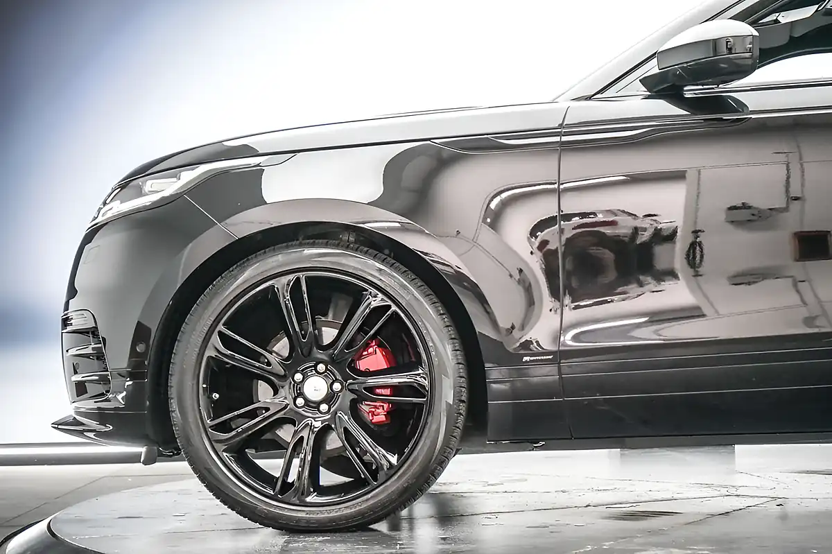 Used 2020 Land Rover Range Rover Velar R-Dynamic Hse Santorini Black - Interior and Exterior details 11