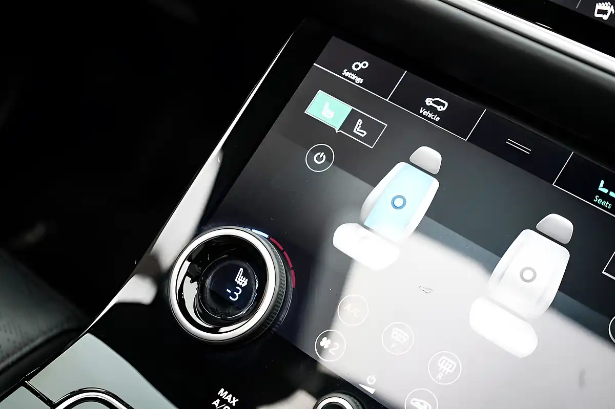 Used 2020 Land Rover Range Rover Velar R-Dynamic Hse Santorini Black - Interior and Exterior details 17