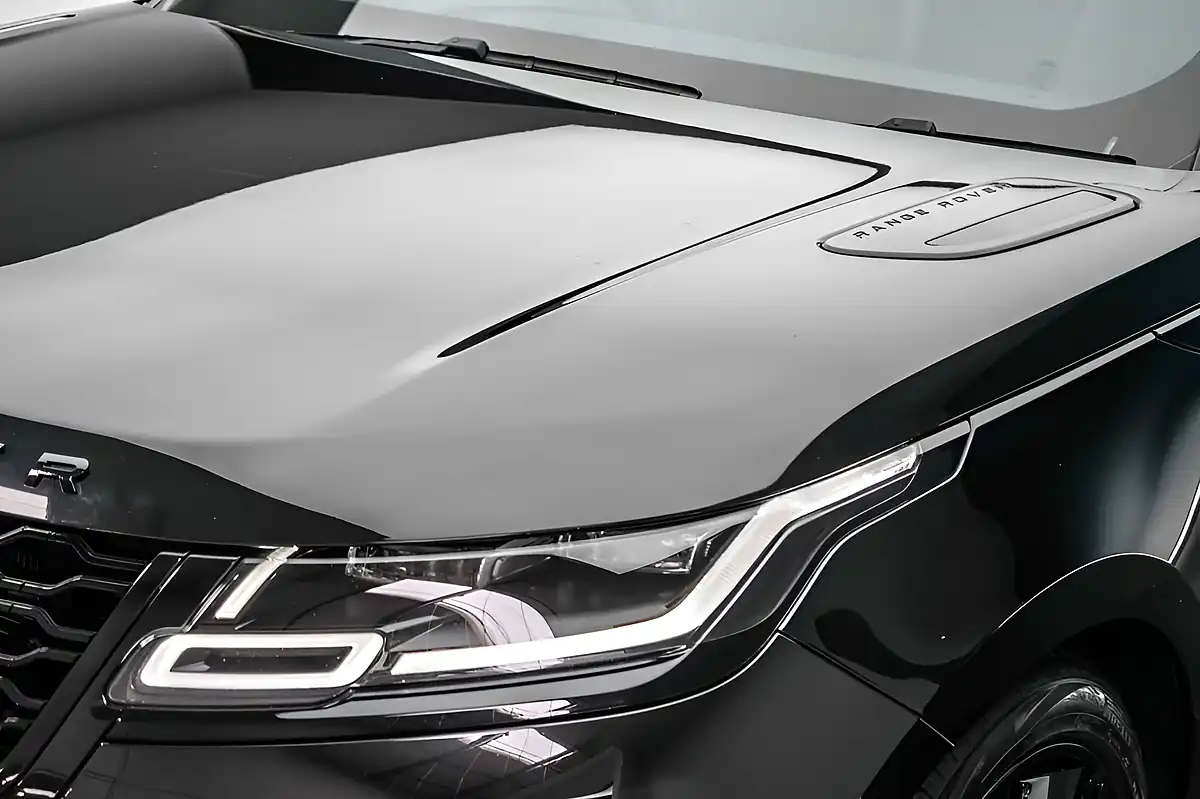 Used 2020 Land Rover Range Rover Velar R-Dynamic Hse Santorini Black - Interior and Exterior details 6
