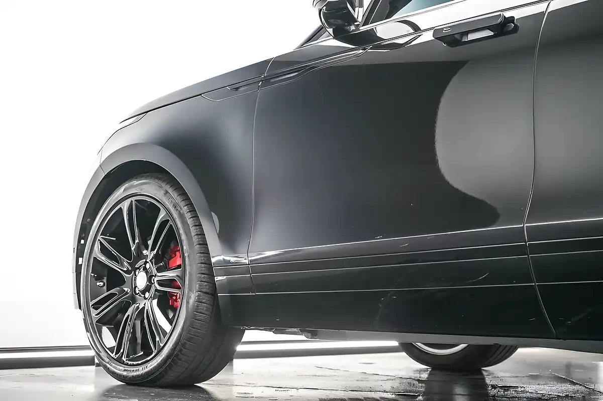 Used 2020 Land Rover Range Rover Velar R-Dynamic Hse Santorini Black - Interior and Exterior details 8