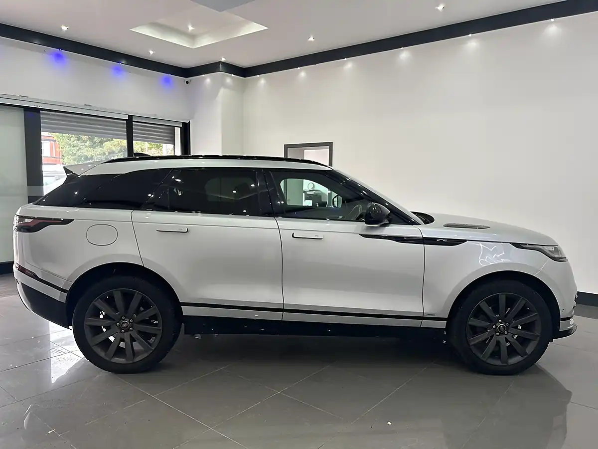 Used 2020 Land Rover Range Rover Velar R-Dynamic Hse Silver - Interior and Exterior details 11