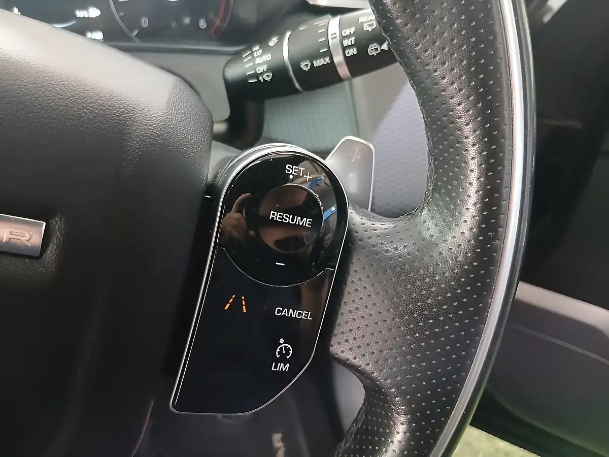 Used 2020 Land Rover Range Rover Velar R-Dynamic S Black - Interior and Exterior details 7