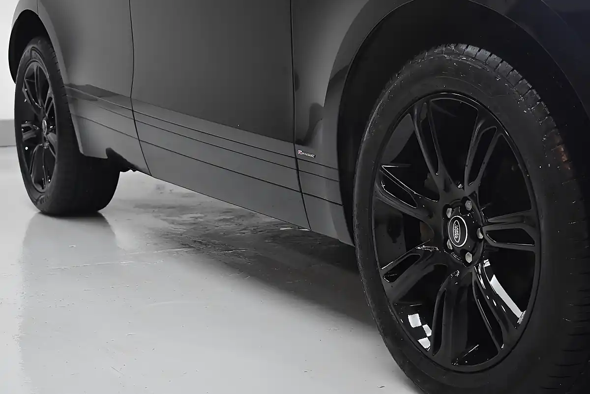 Used 2020 Land Rover Range Rover Velar R-Dynamic S Black - Interior and Exterior details 15