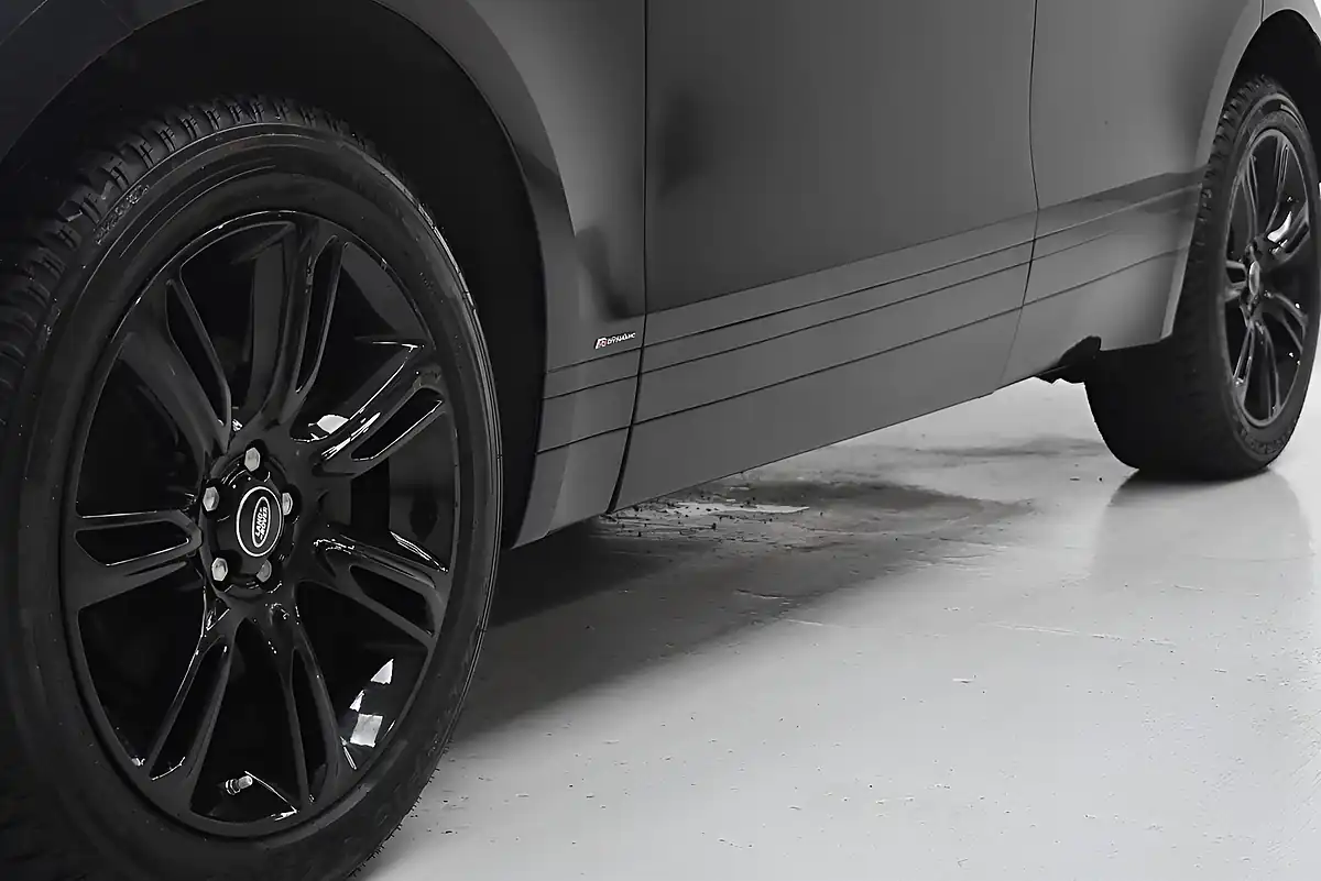 Used 2020 Land Rover Range Rover Velar R-Dynamic S Black - Interior and Exterior details 9