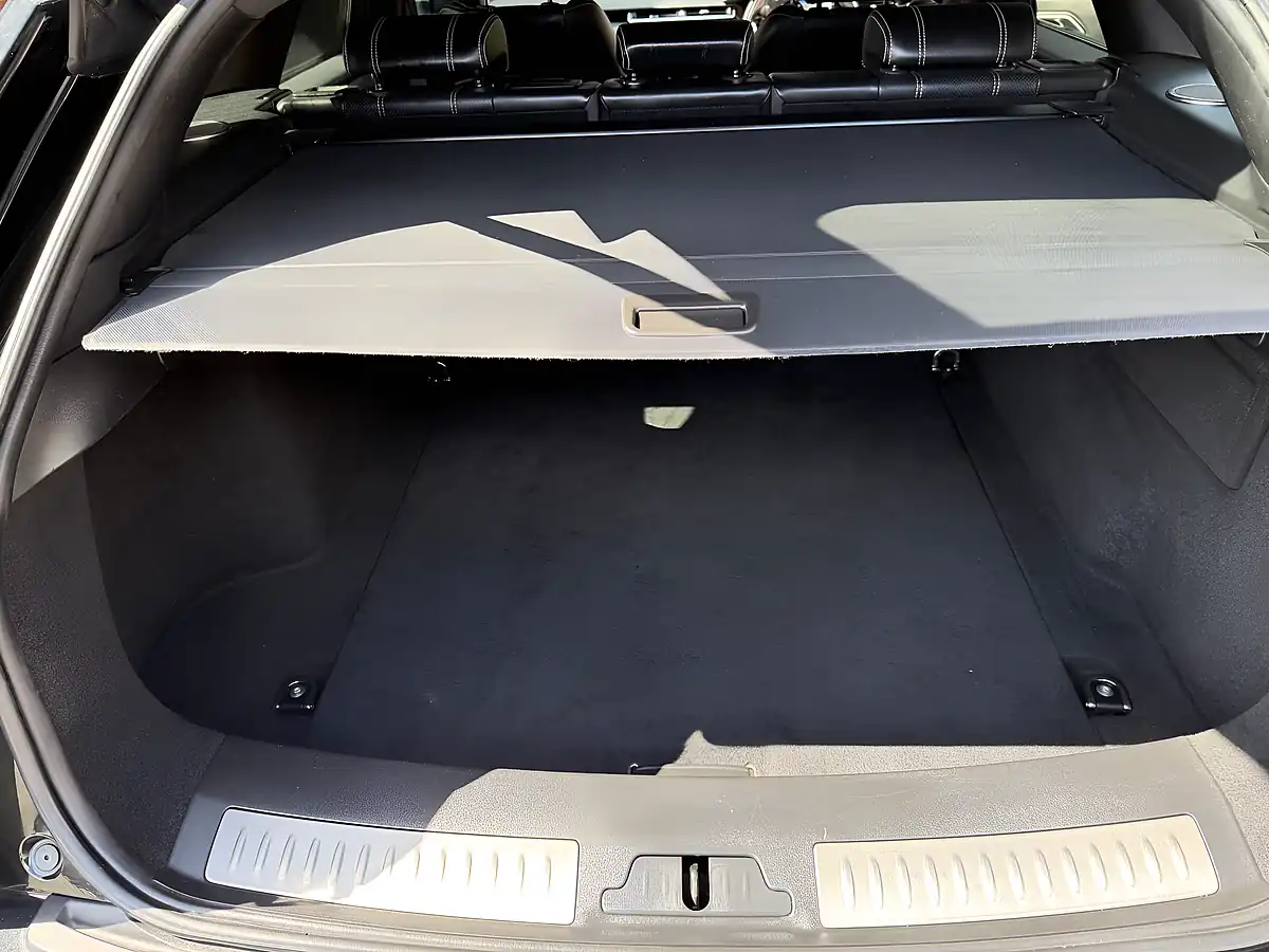 Used 2020 Land Rover Range Rover Velar R-Dynamic Se Black - Interior and Exterior details 14